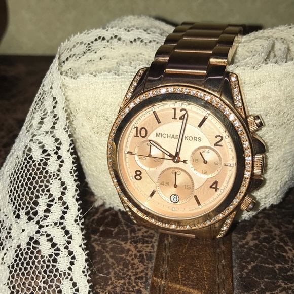 MICHAEL KORS *NEVER WORN*rose gold watch